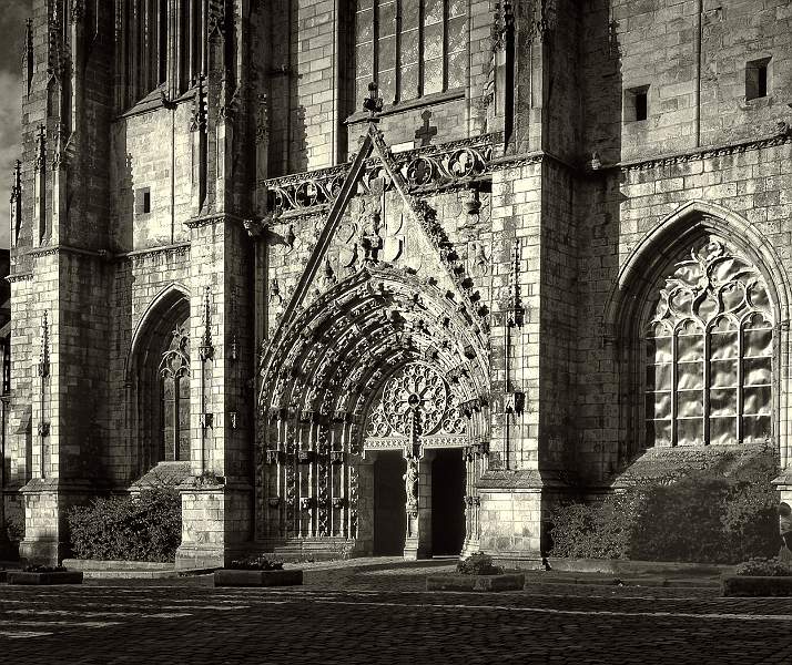 Quimper Cathedral..jpg - Quimper Cathedral